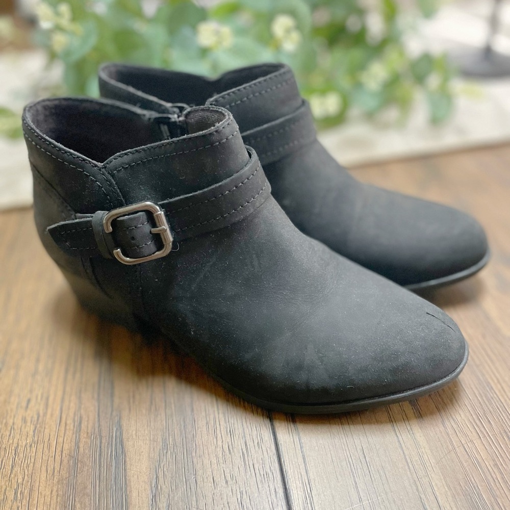 Clarks Women's Charlten Grace Ankle Boot